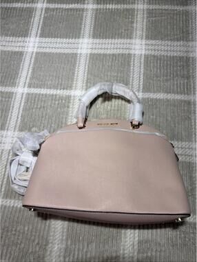 MICHAEL KORS EMMY LARGE DOME SATCHEL In BALLET Color